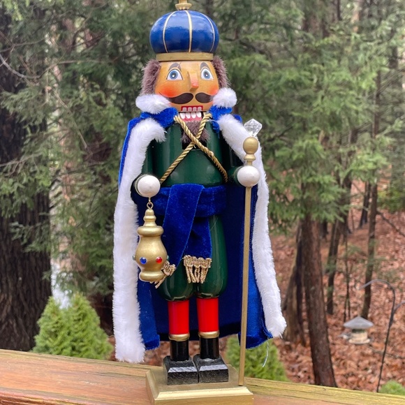 Wooden Nutcracker King 15" Blue Robe - Picture 1 of 13